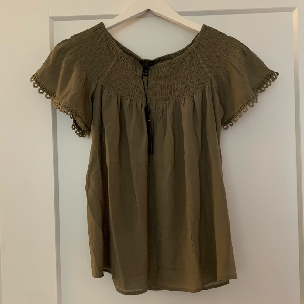 Harve Bernard XL safari green top